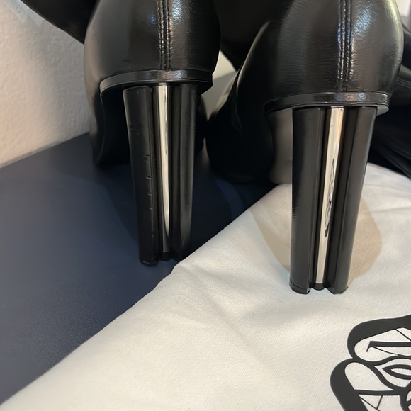 Alexander McQueen over the knee black 105mm leather boot Size EU 38.5 US 8 $1950 - Picture 7 of 12